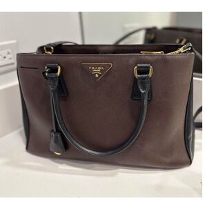 FLASH SALE- Prada Brown/Black Saffiano Leather Medium Galleria Double Zip- GUC